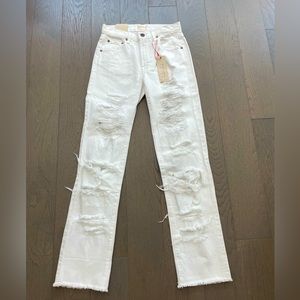 Alice+Olivia Distressed Boyfriend Cut Jeans. NWT